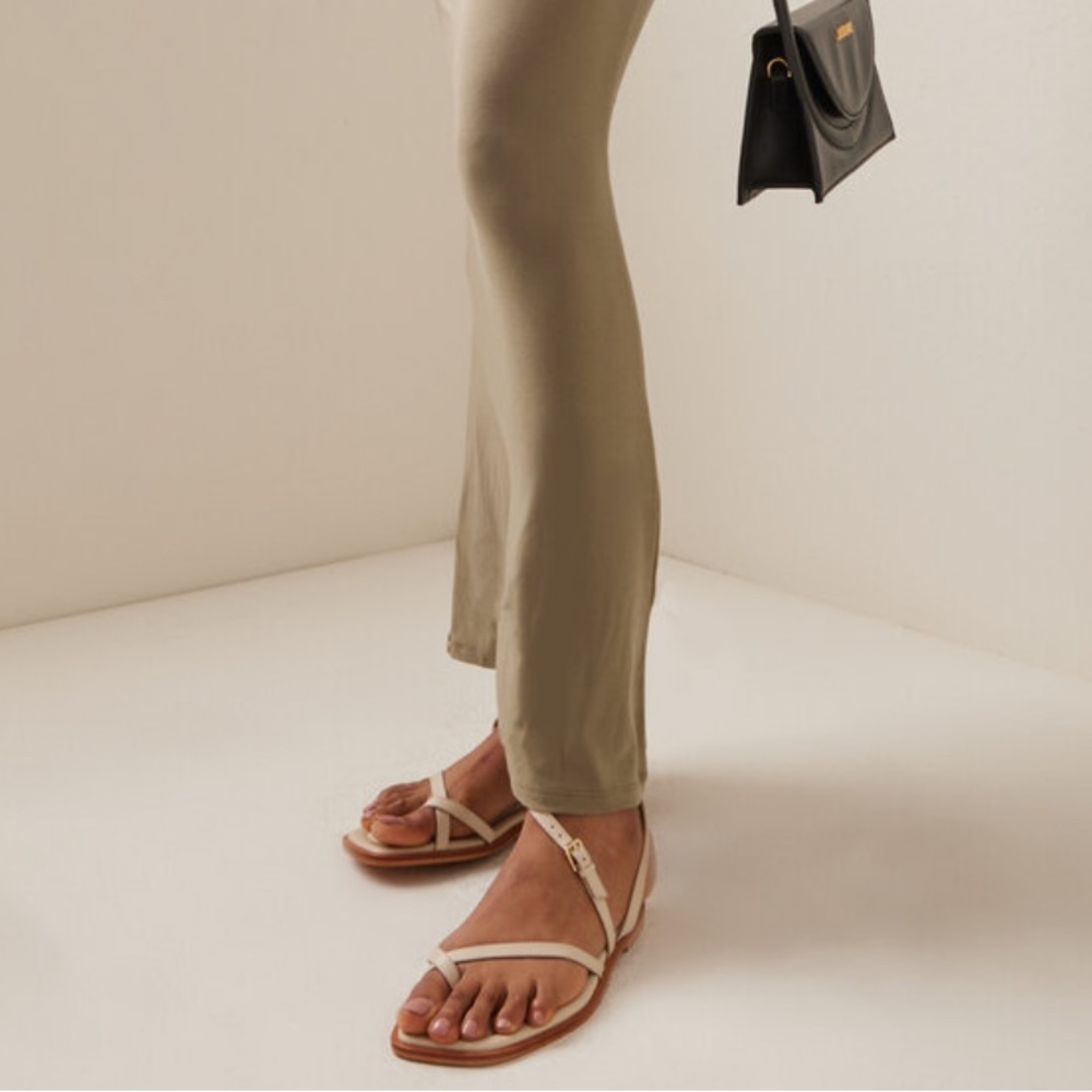 BRAND NEW A. Emery Lucia Leather Sandals in crème